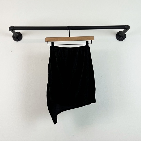 NWT H:ours Revolve Minna Asymmetrical Velvet Mini Skirt in Black - Picture 7 of 8